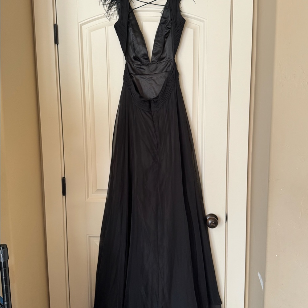 Mac Duggal Black Plunge Ostrich Feather A line gown - Picture 5 of 8